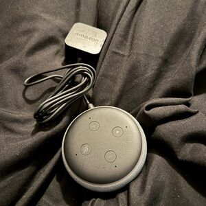 Amazon Echo Dot in Gray Fabric